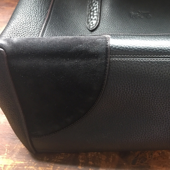 SOLD - COACH RIP AND REPAIR BLACK LEATHER TOTE BAG - Picture 7 of 8